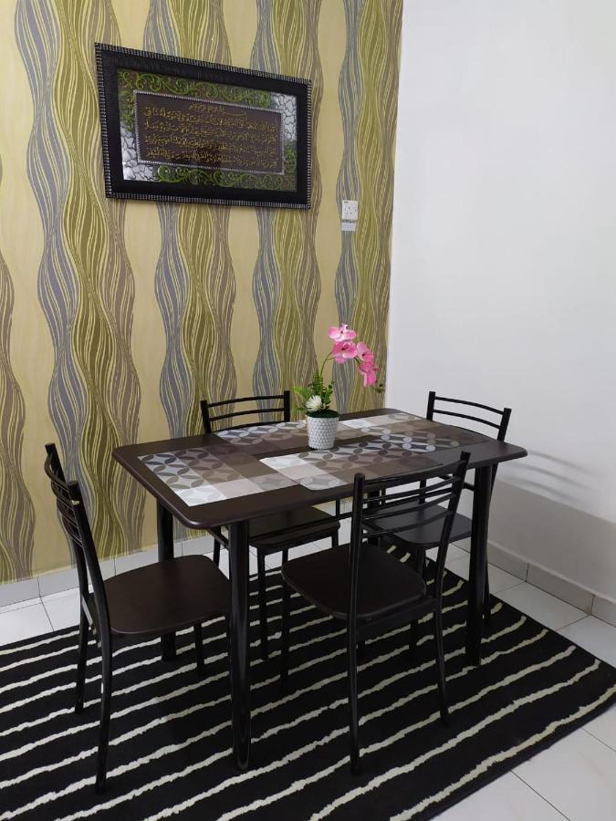 Anggun Homestay เซริอิสกันดาร์ ภายนอก รูปภาพ
