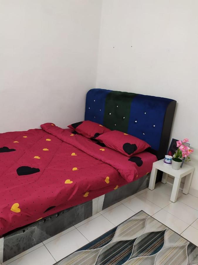 Anggun Homestay เซริอิสกันดาร์ ภายนอก รูปภาพ