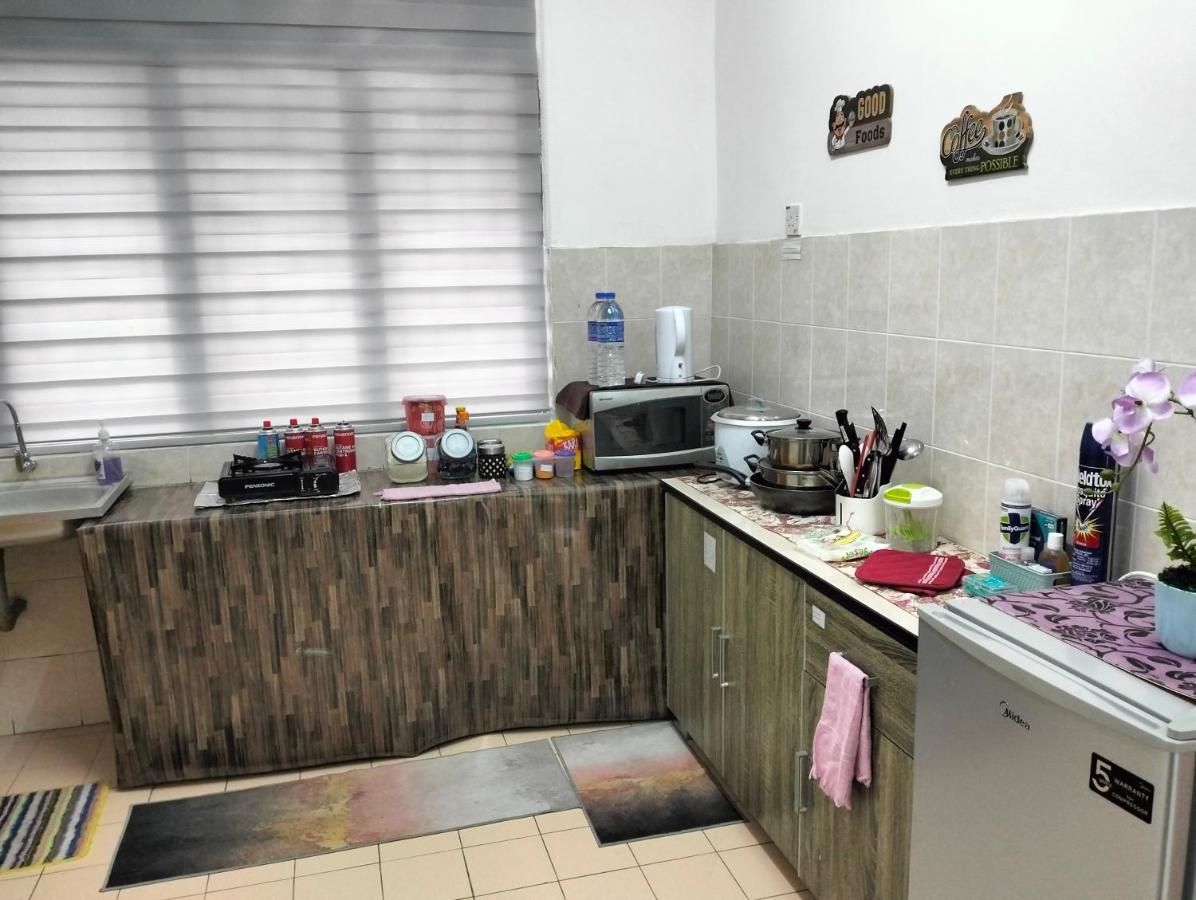 Anggun Homestay เซริอิสกันดาร์ ภายนอก รูปภาพ